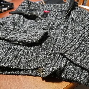 Ladies Black and Gray Zipper Crop Type Sweater